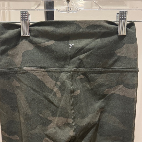 Old Navy Camouflage Leggings - Black and Green - Picture 6 of 6